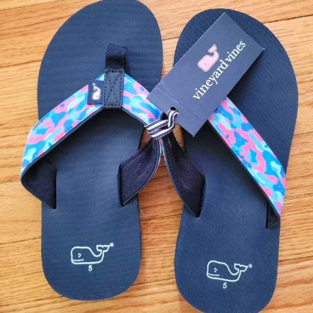 Vineyard Vines Flip Flops